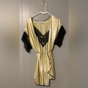 vintage matching robe & slip set